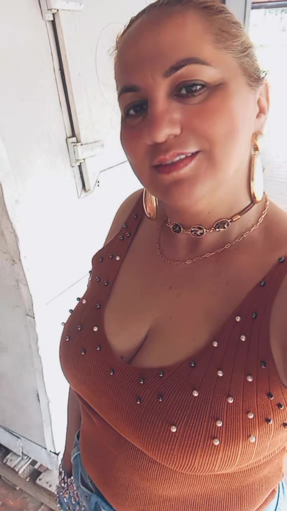 @celinacolman871