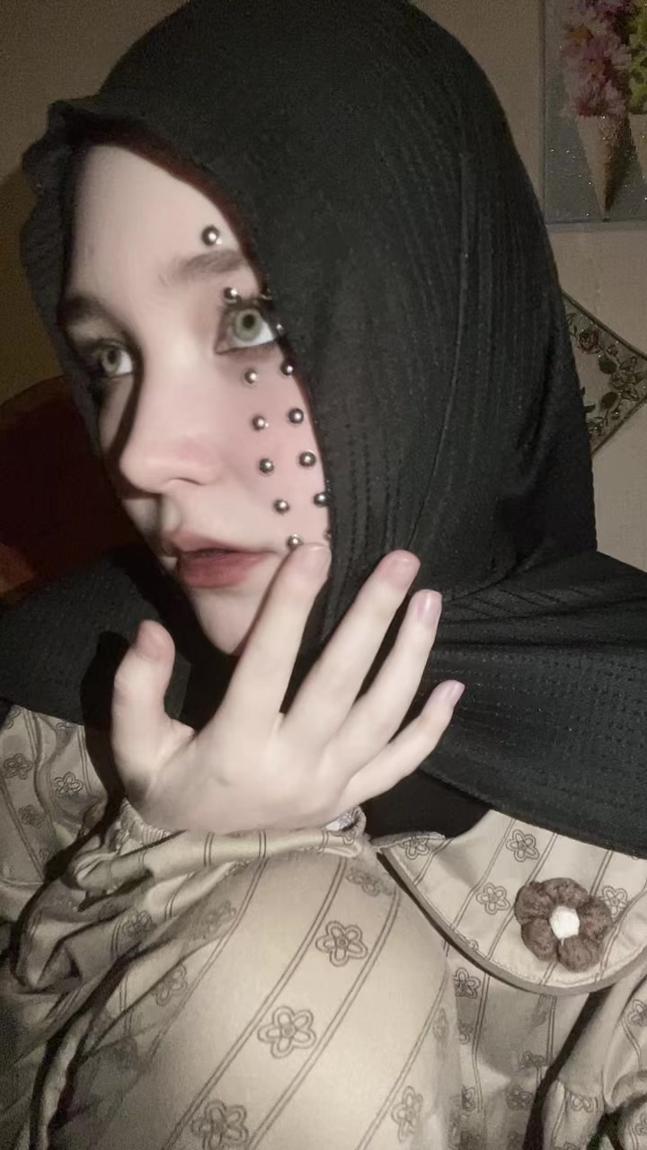@малиКа🦇