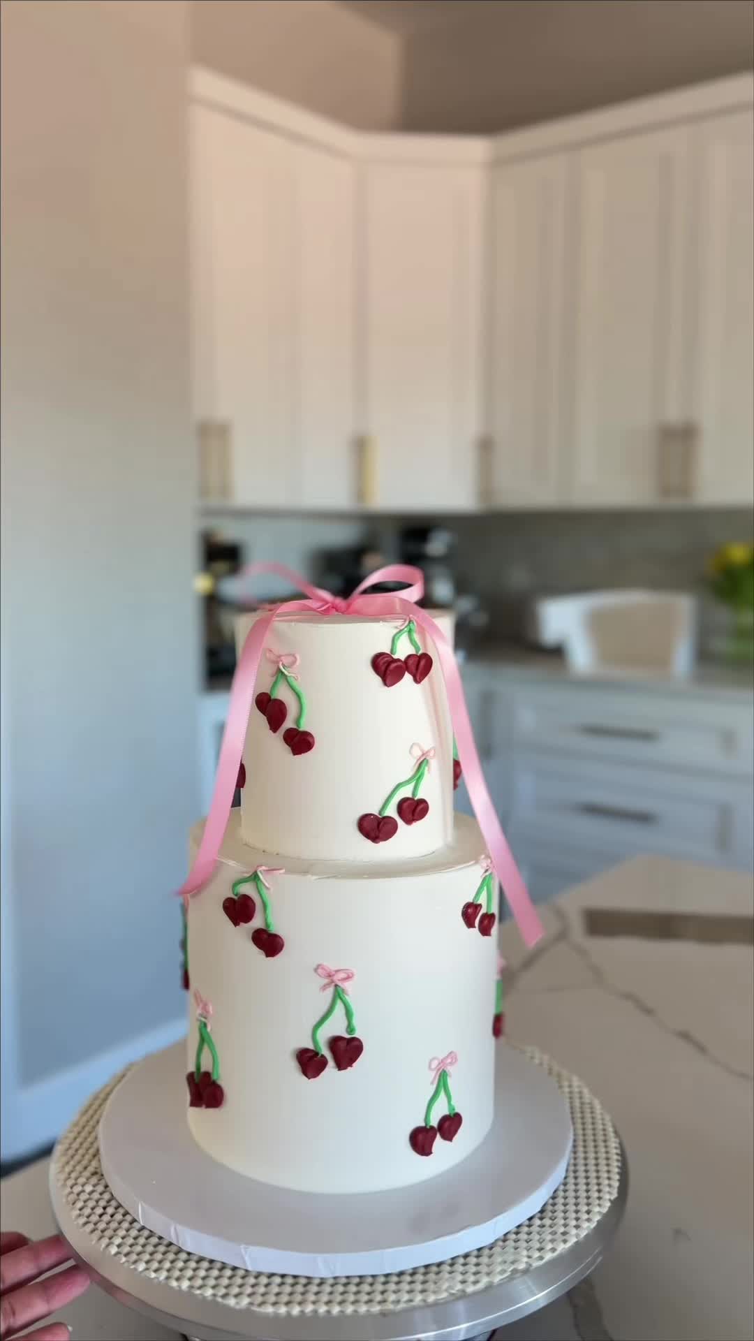 @Cake By Claudia