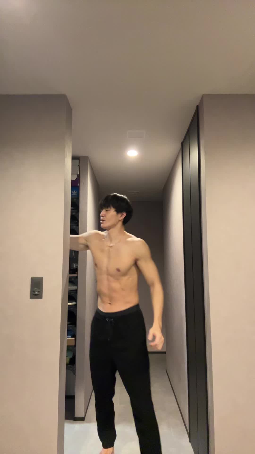 @RJ