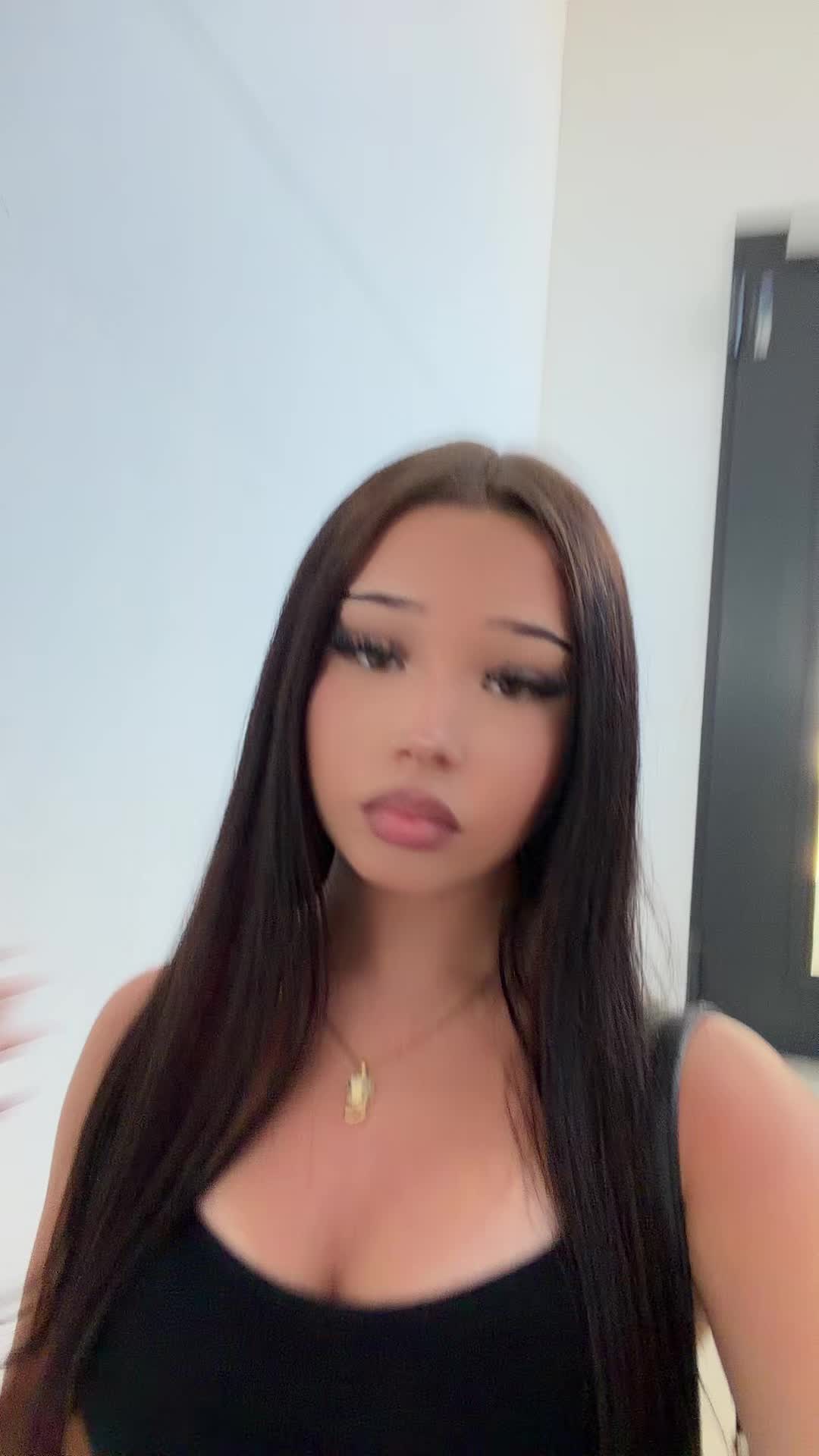@🦈