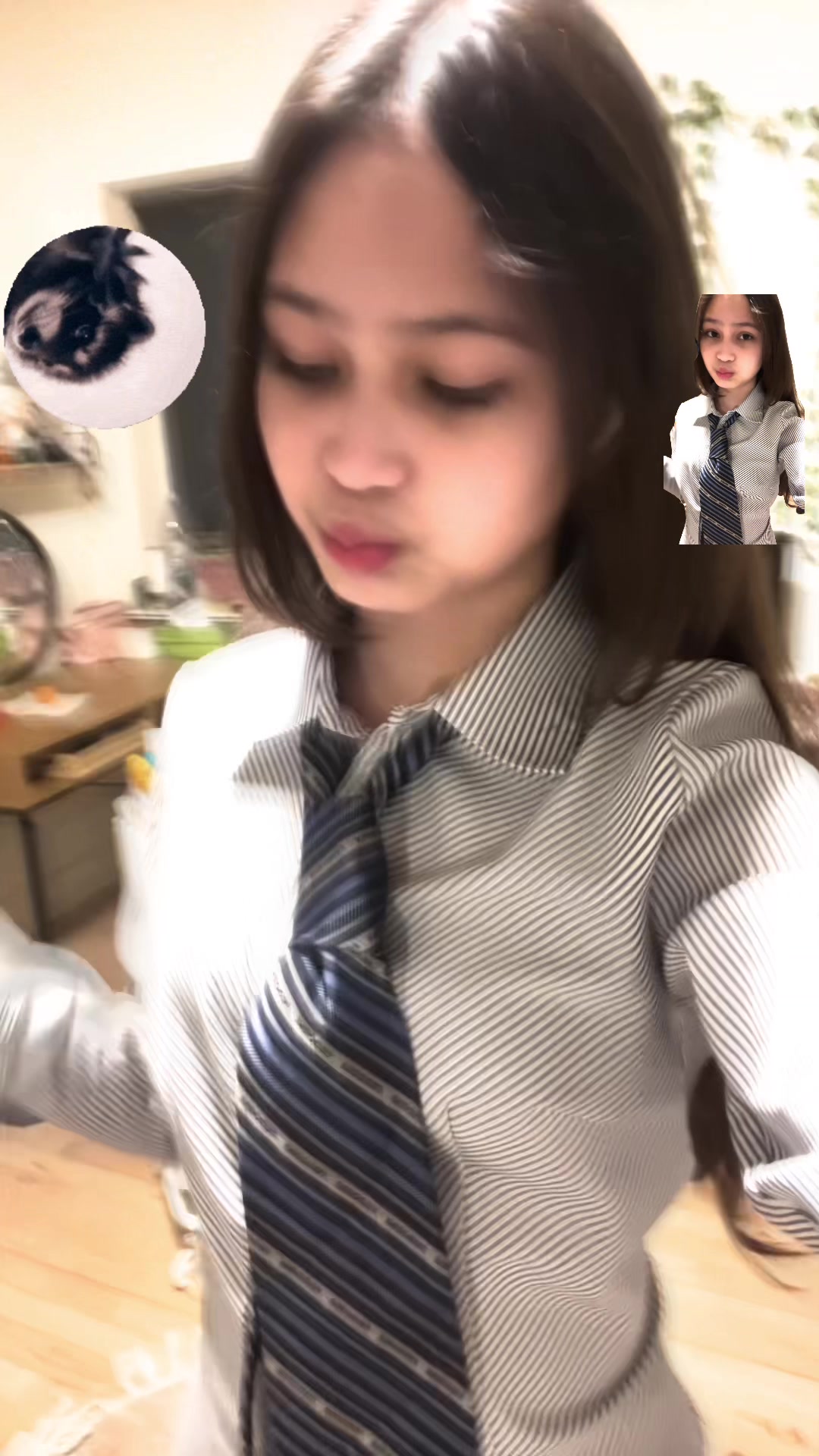 @Jenni_.