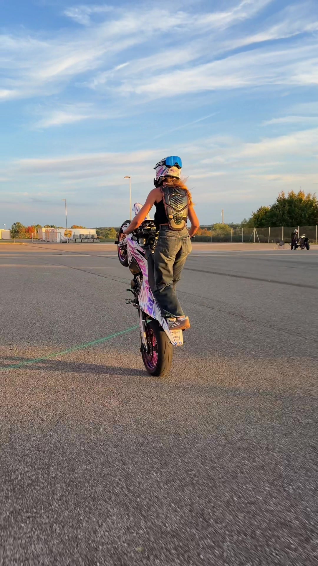 @Wheelie Girl