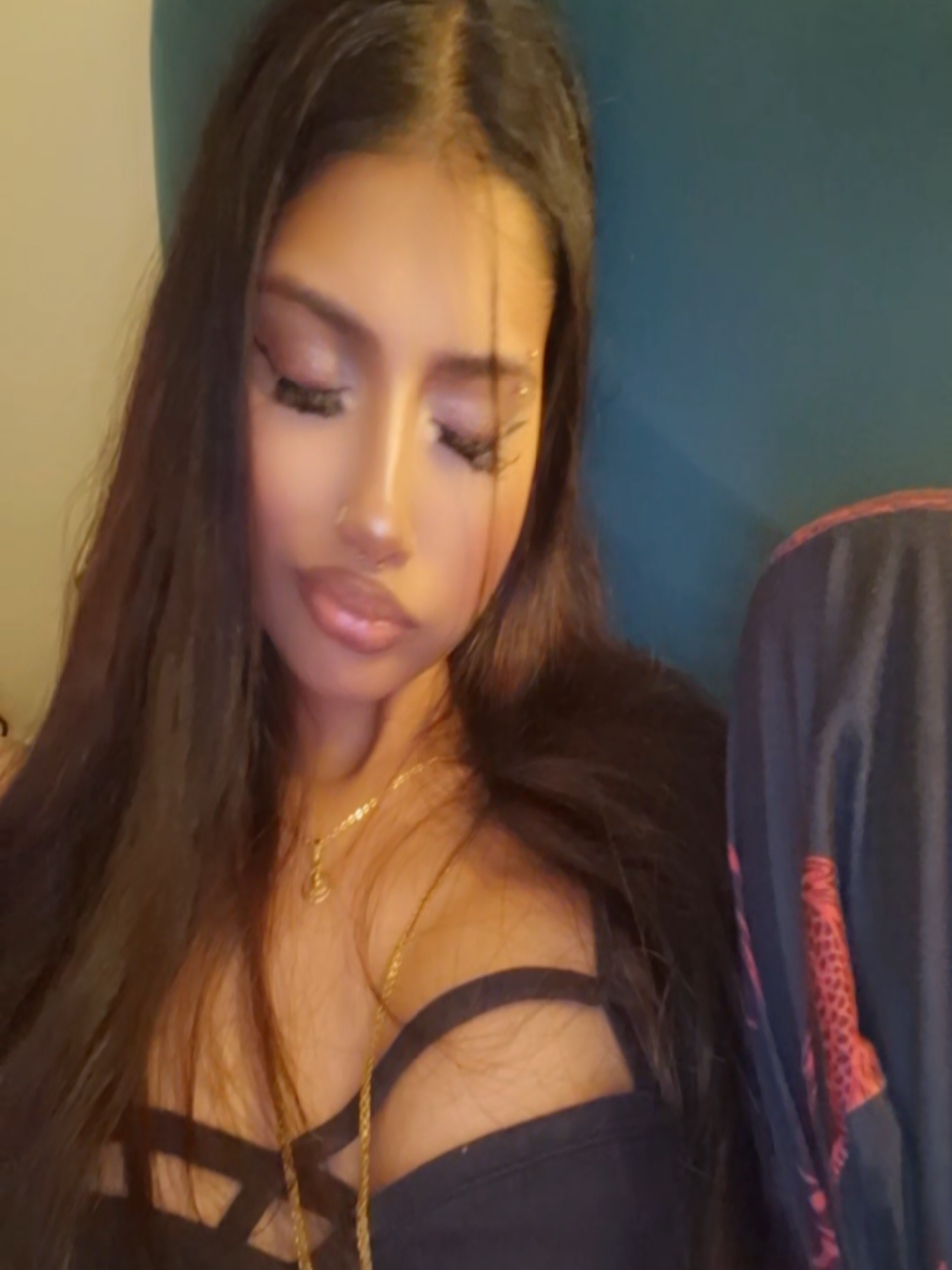 @⃟