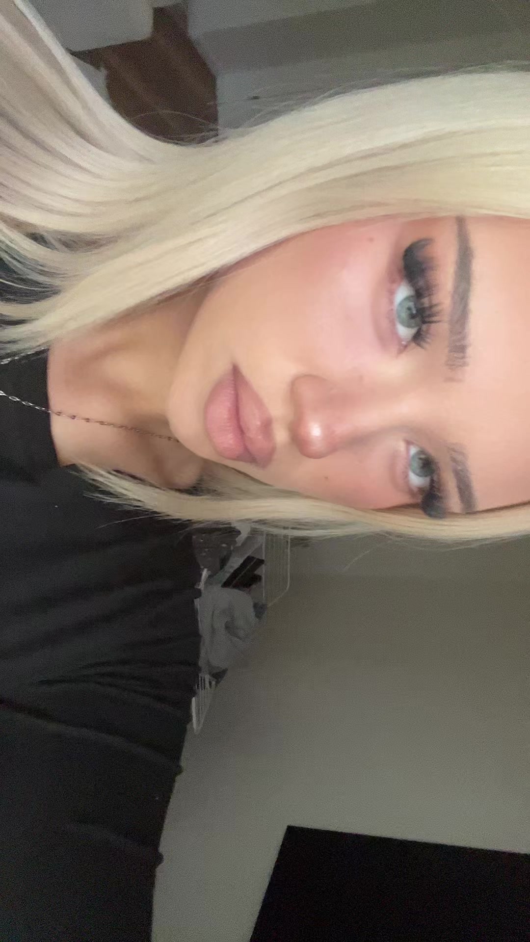 @аня