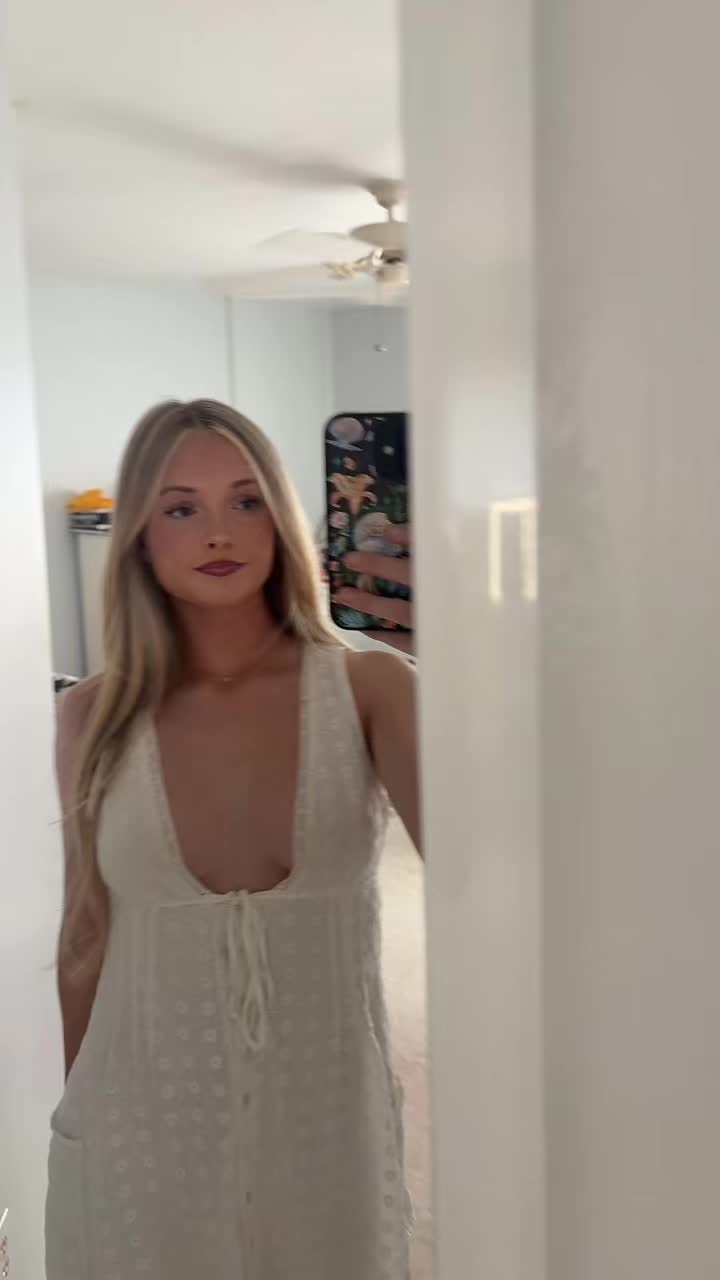 @bellahuttner