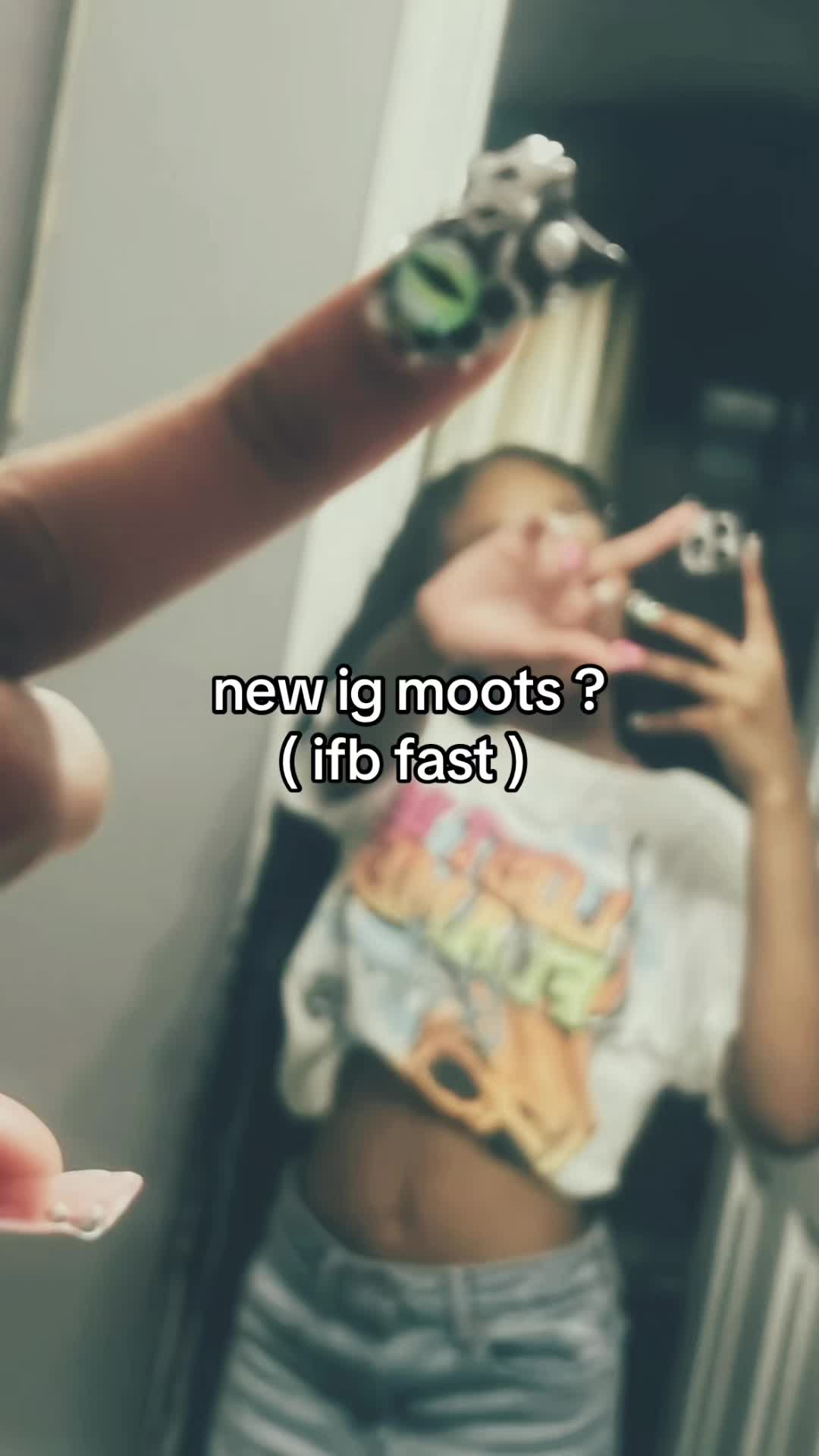 @ᥫ᭡.