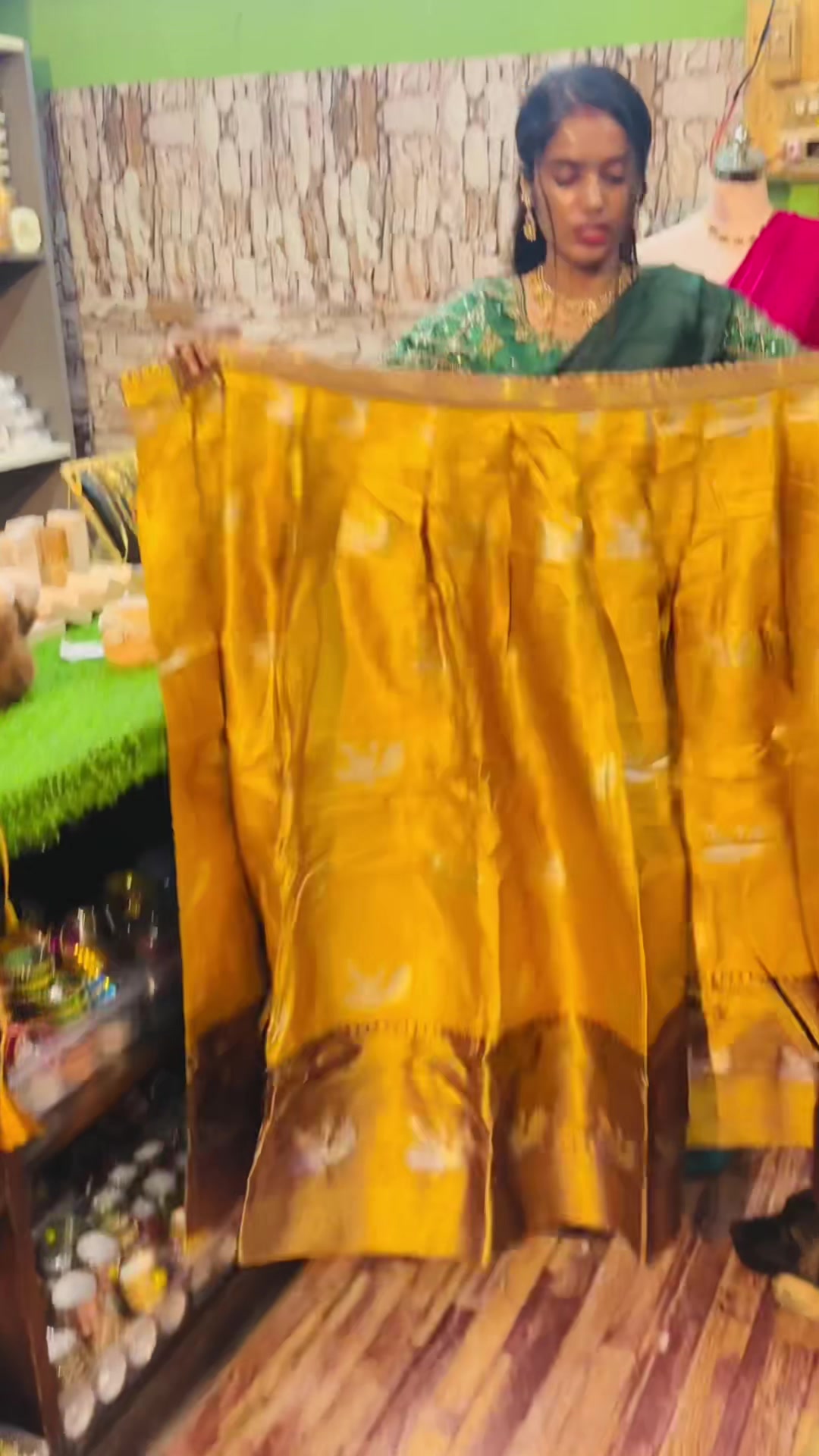 @Chitra India Collection🥻/🎂💐