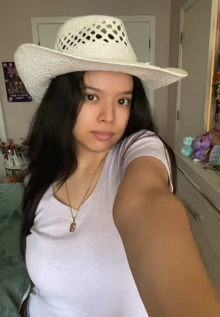 @Emilystzaco