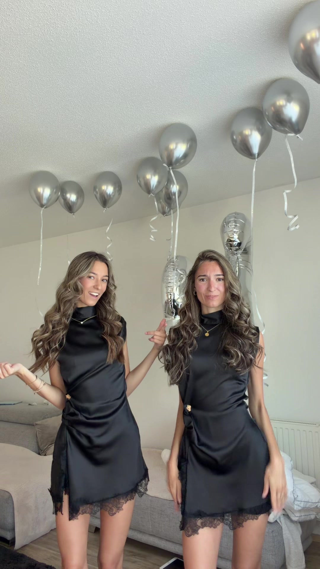 @celonatwins
