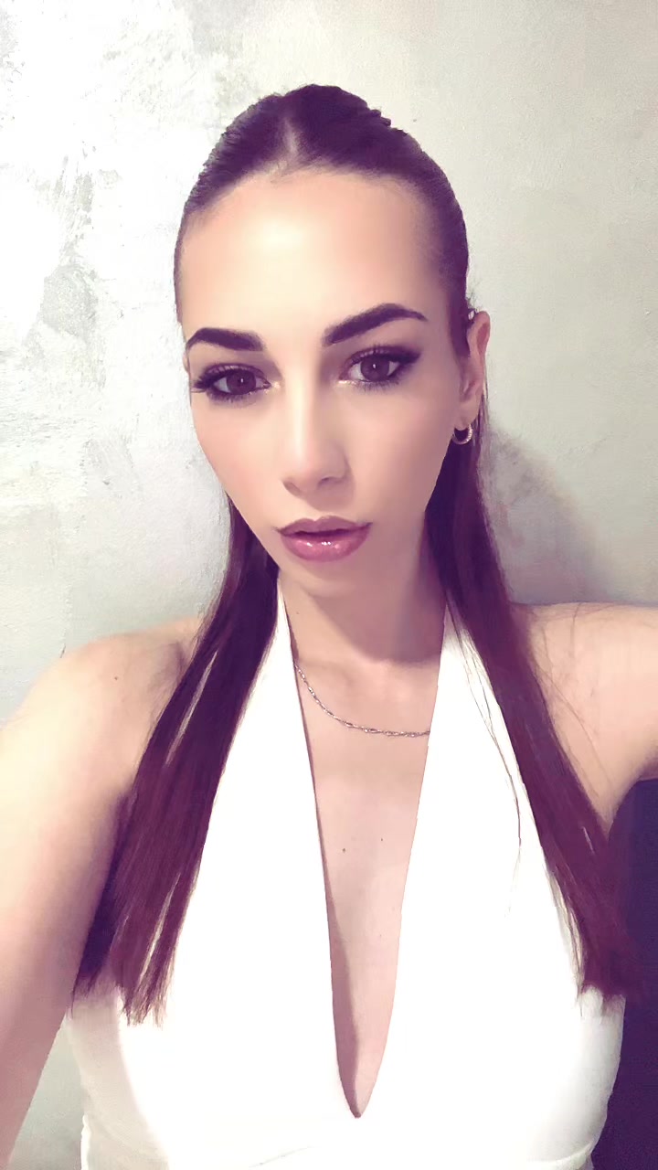 @𝓝𝓲𝓷𝓪