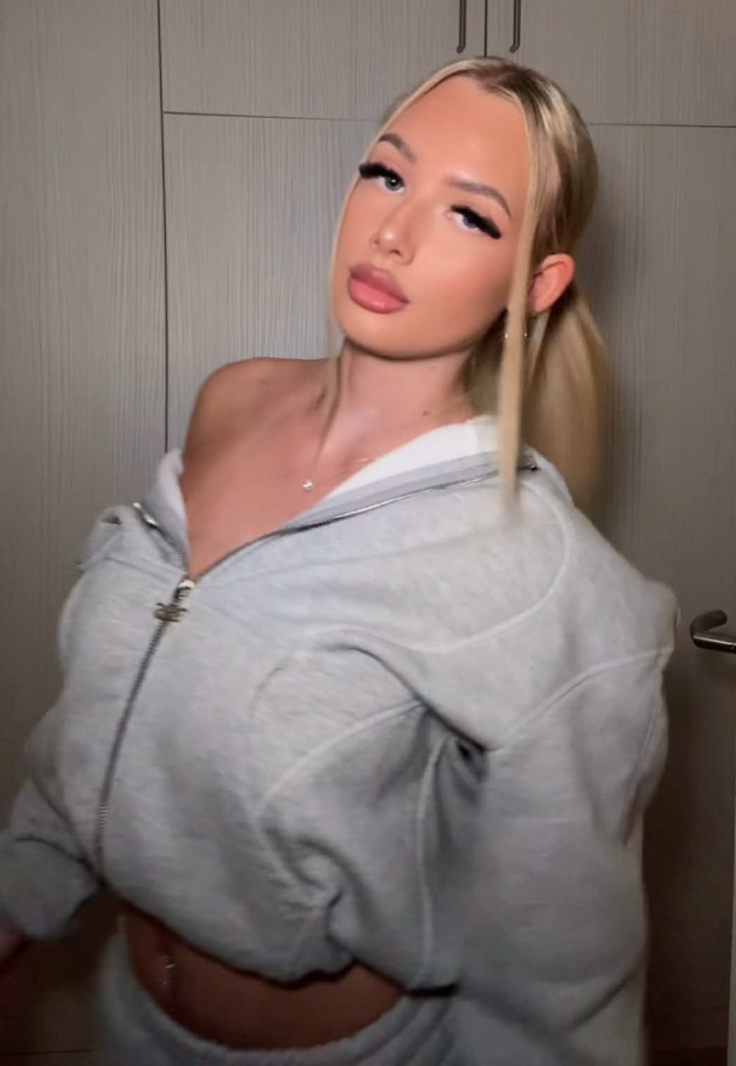 @your fav blondie 💕