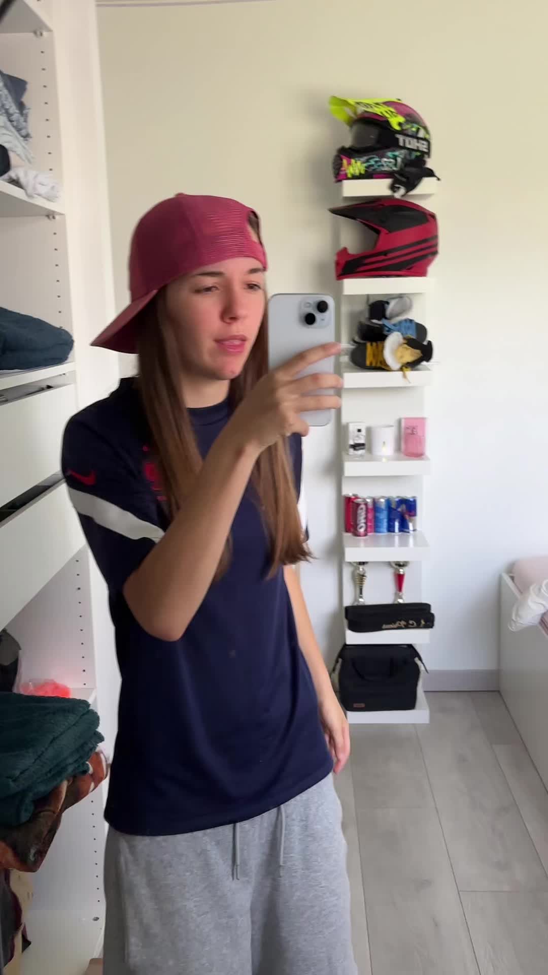 @𝐜𝐥𝟒𝐫𝐚.😶&zwj;🌫️