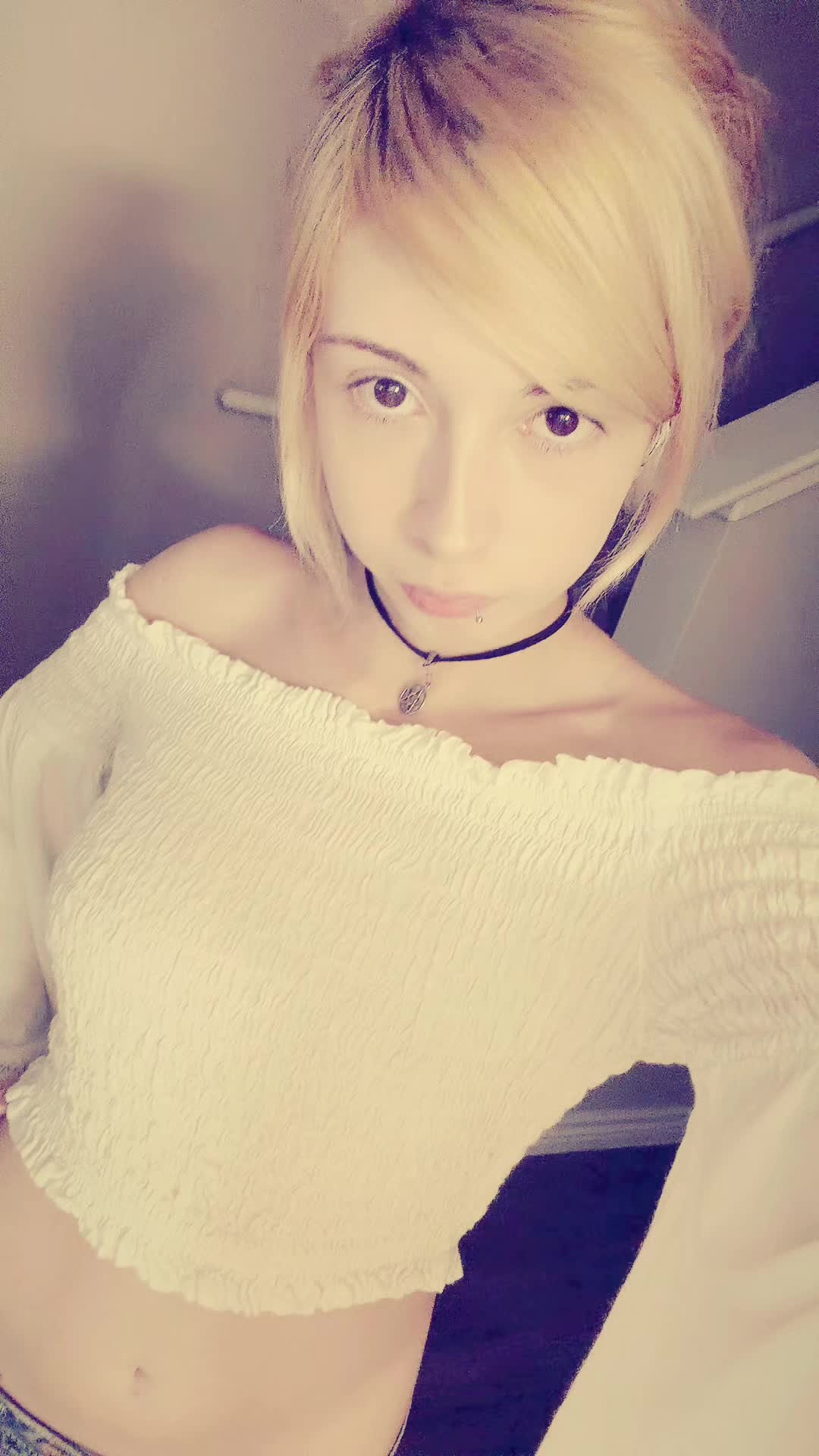 @bella