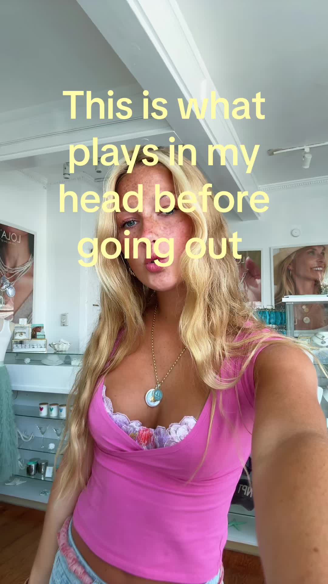 @😁