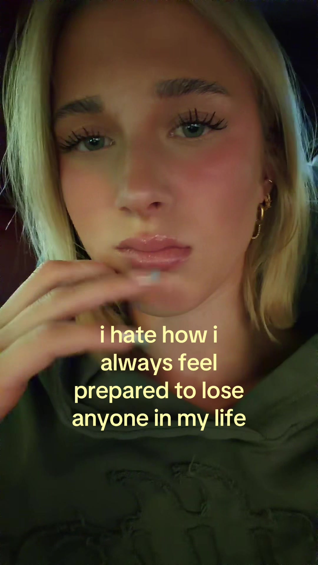 @theelliebarker