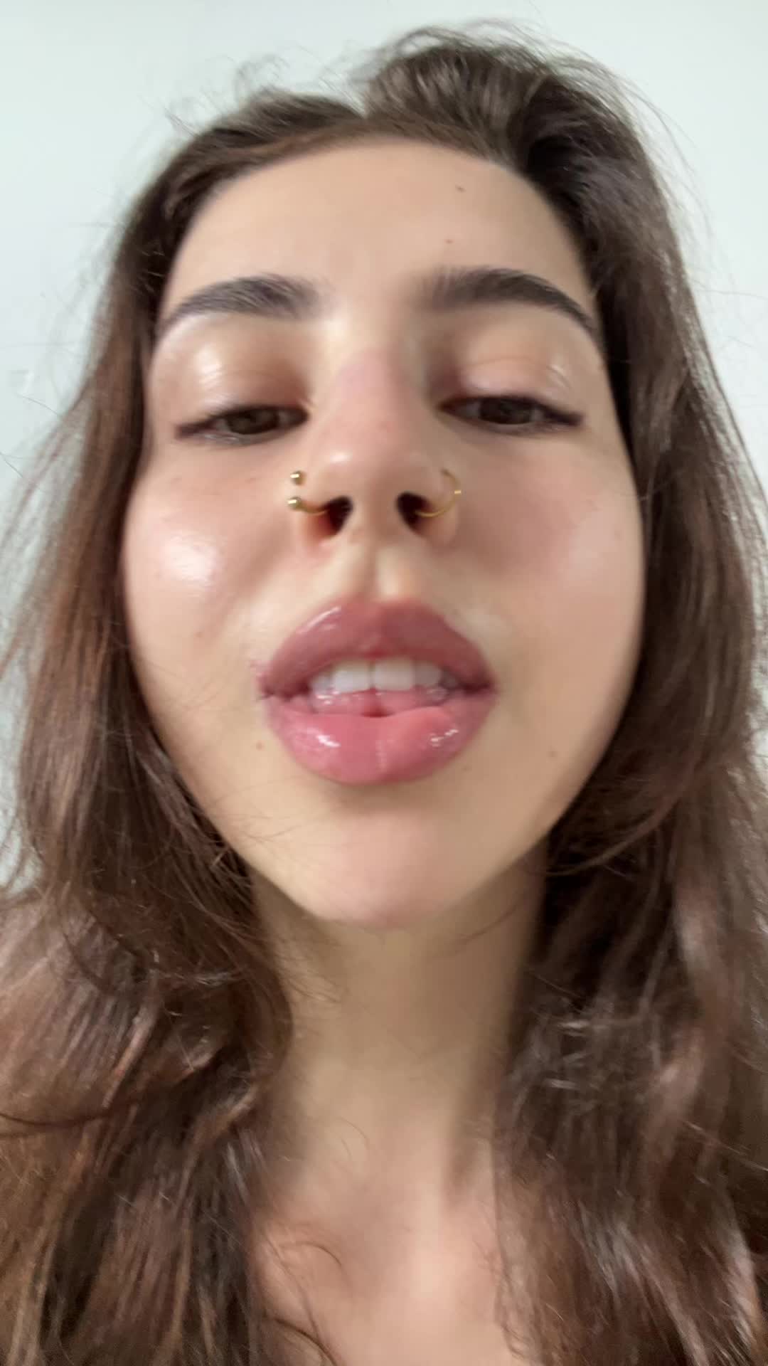 @Ameliamakaruk_