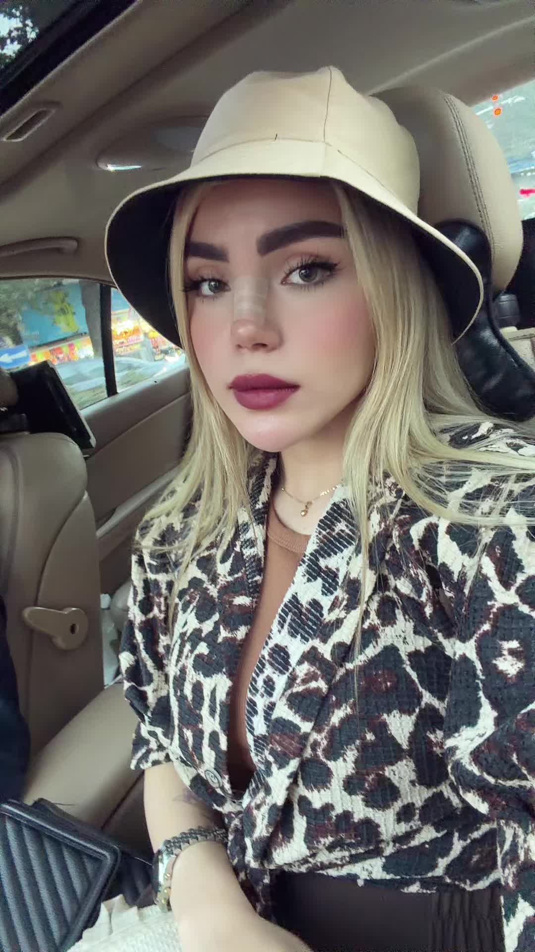 @saharhoseini
