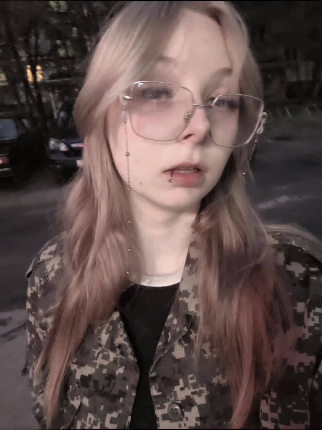 @.@