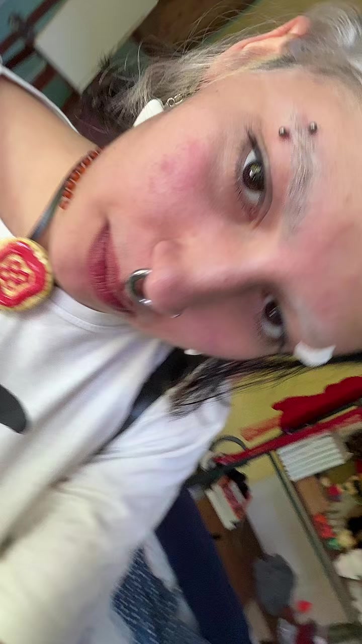 @flora 🗝️ (ele/dele)