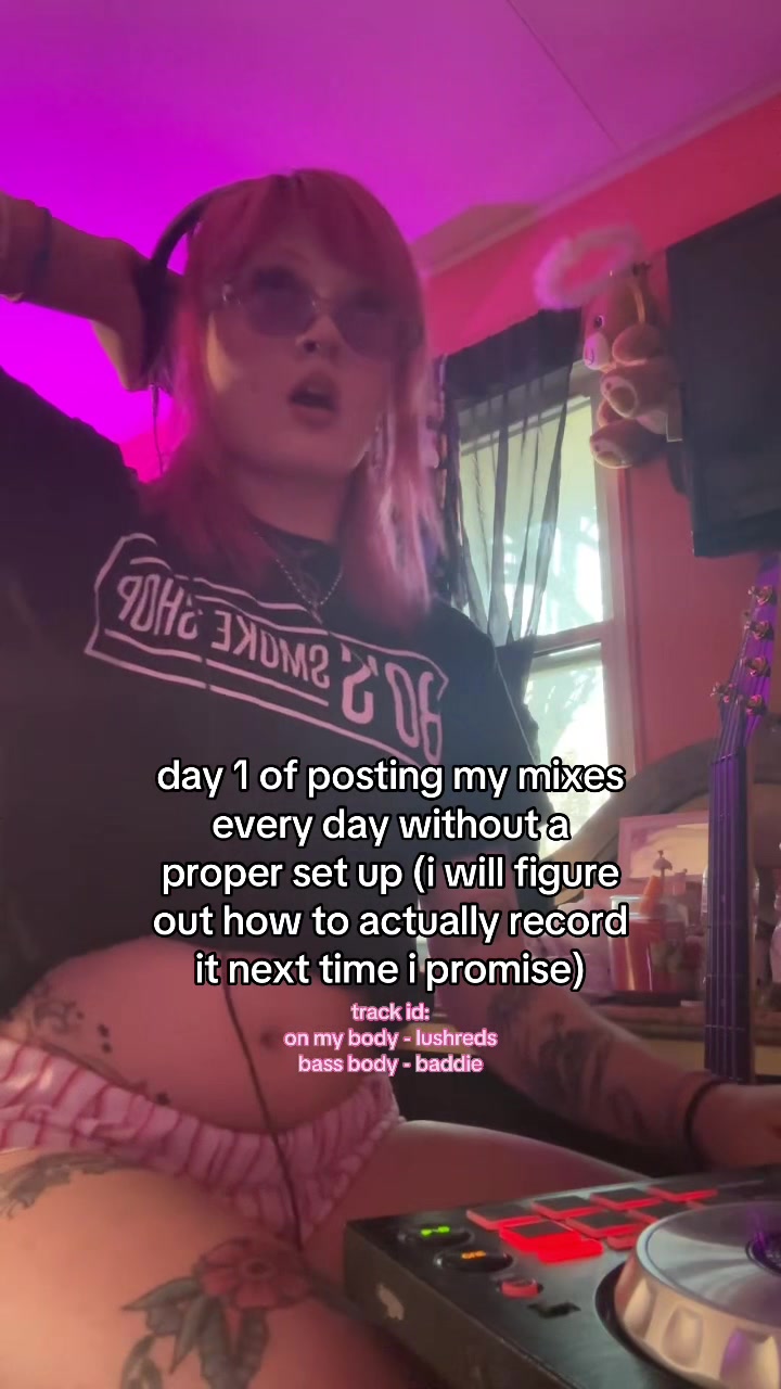 @vannah🦄👽☮️🩷