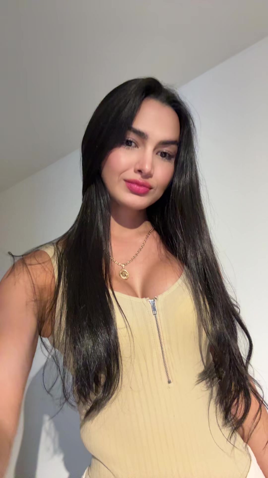 @Instagram @veronicaz94