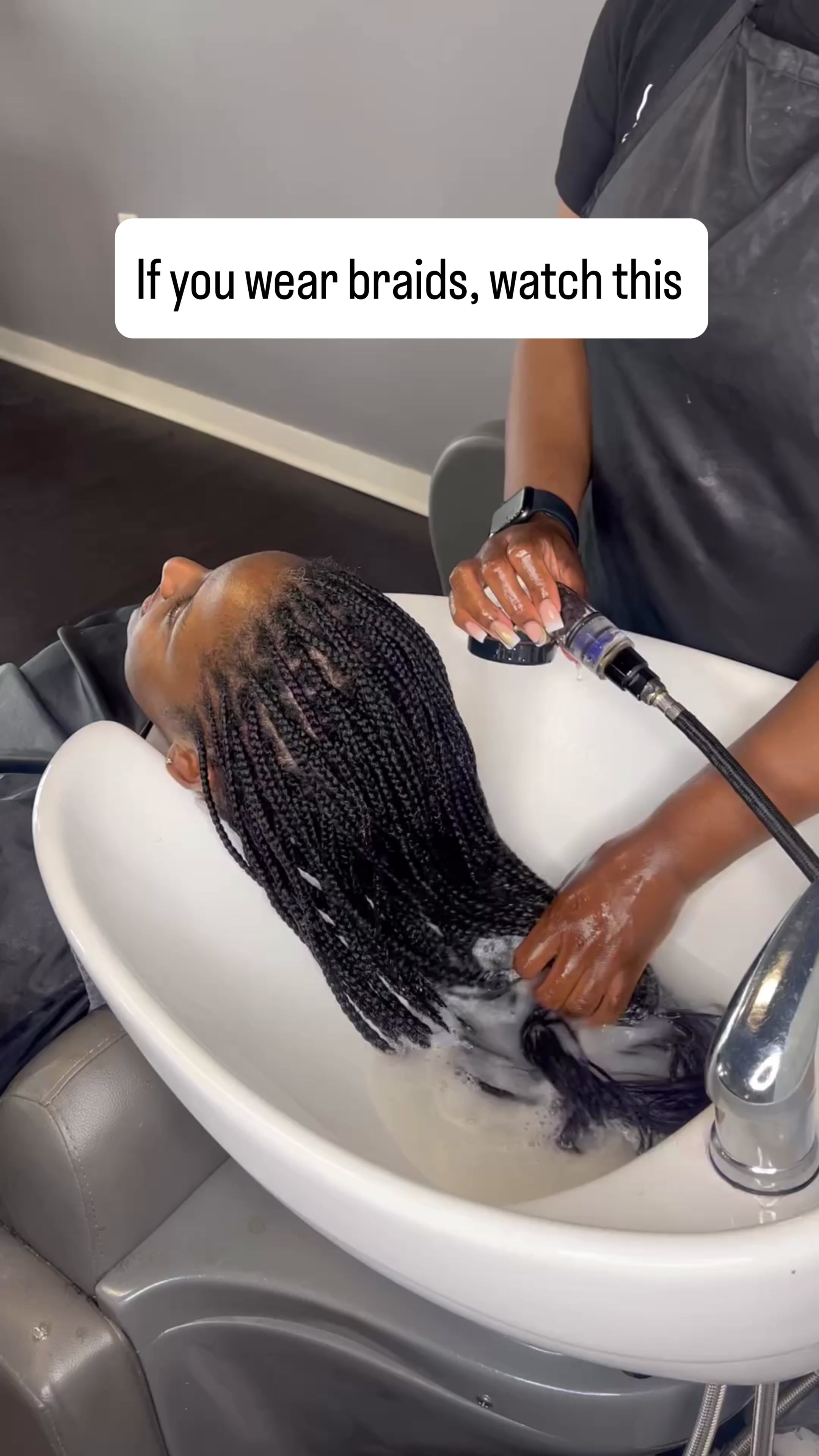 @Strawberricurls | Hairstylist