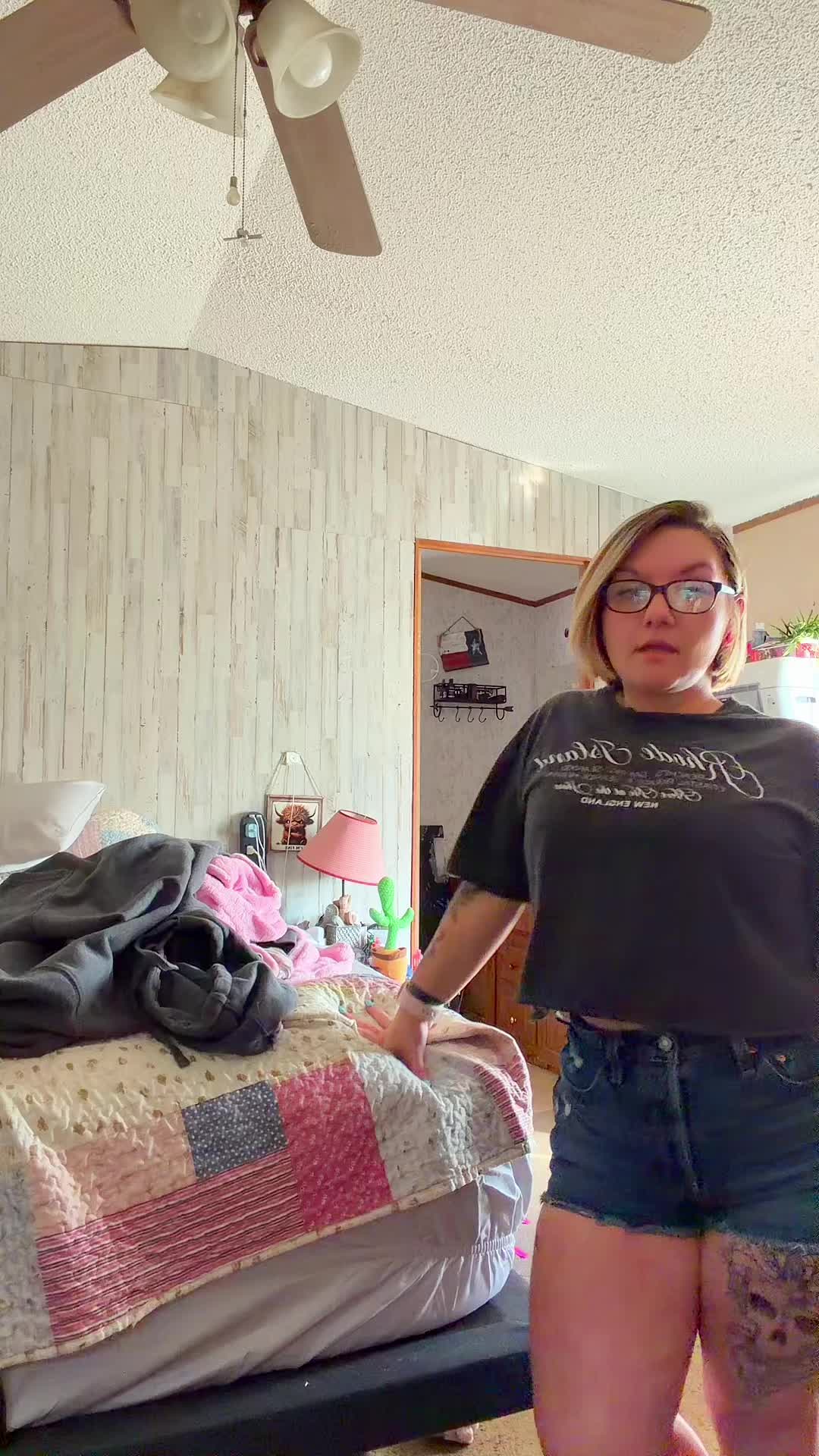 @megz.tha.mini.stallion