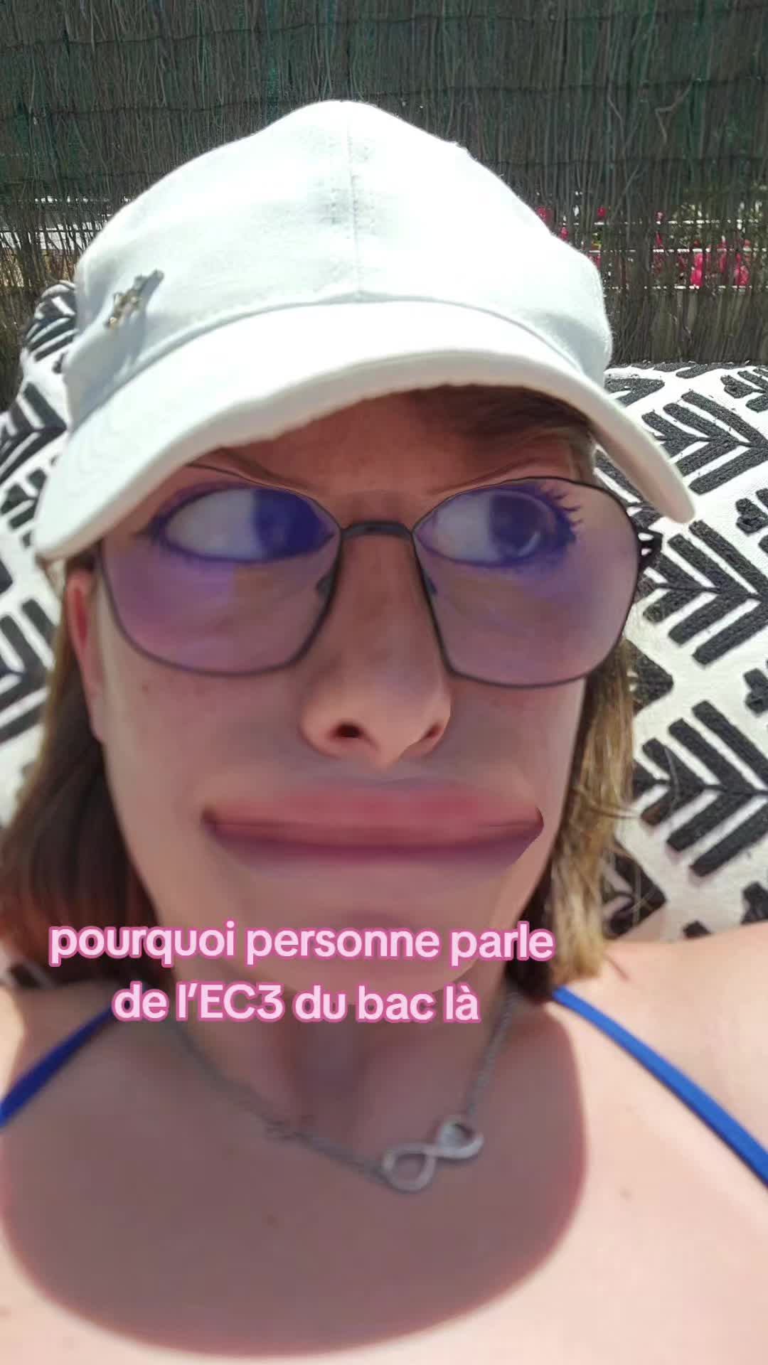 @Kh&eacute;lia &dagger;