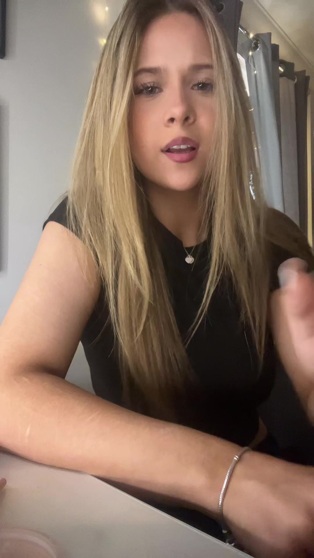 @𝐞𝐥𝐥𝐚 𝐩𝐞𝐚𝐫𝐥🤍