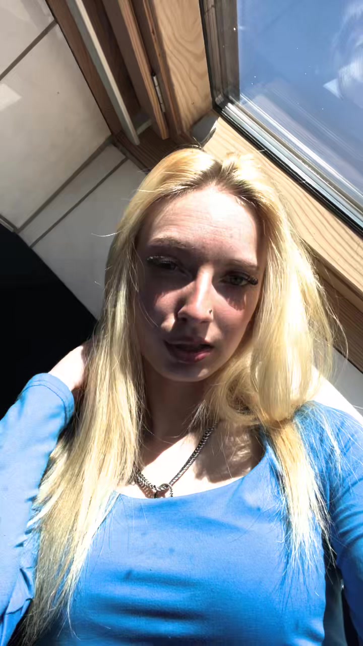 @💜😈𝙻𝚊𝚞𝚛𝚊💜😈
