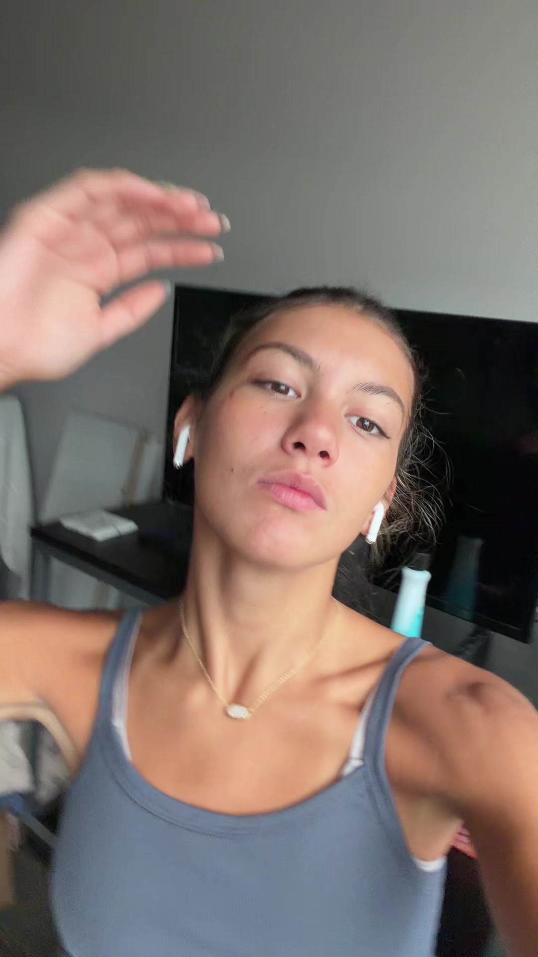 @theleahmae