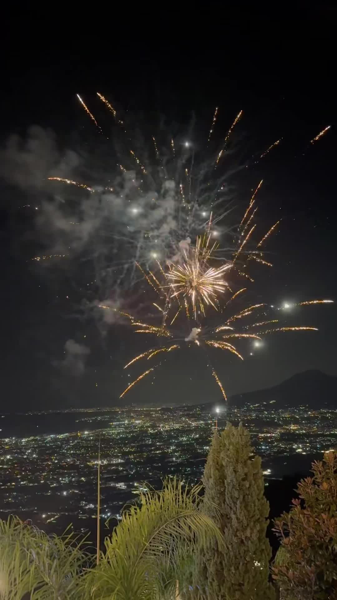 @𝓓𝓮𝓫𝓸𝓻𝓪𝓱 💫