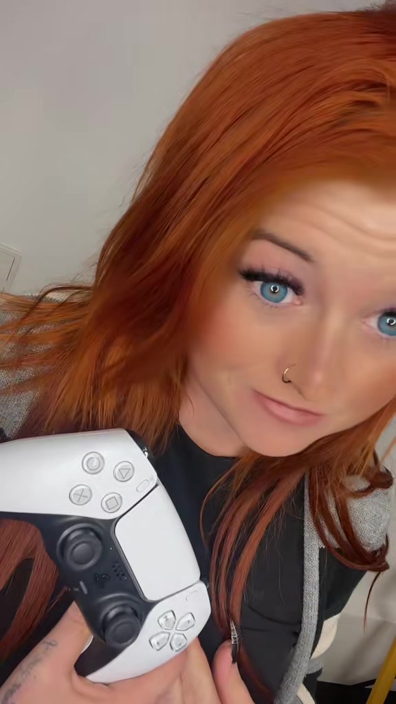 @Fynixia 🦊Fuchsi🦊