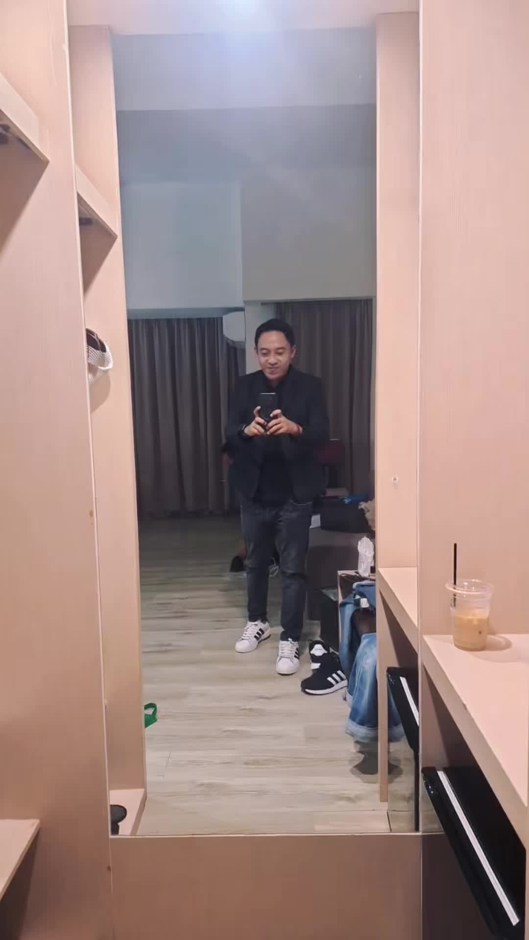 @Olala