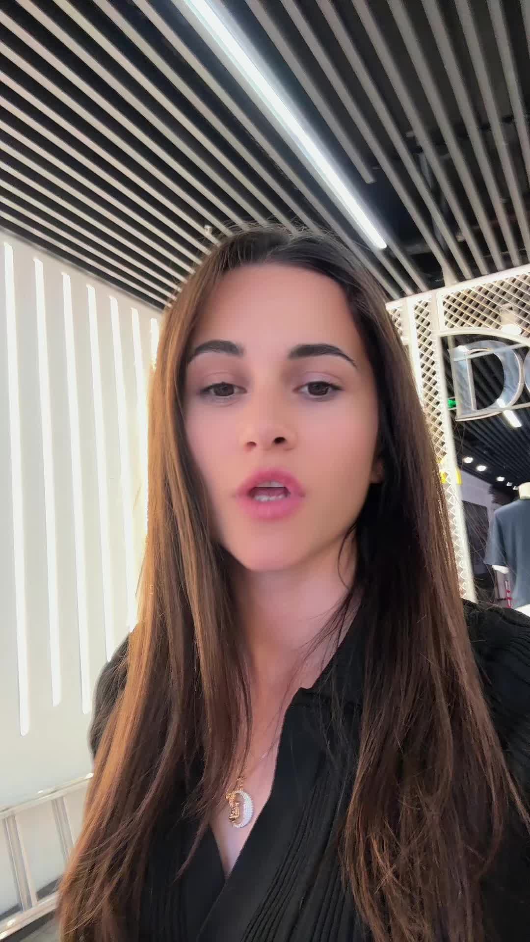 @Ella