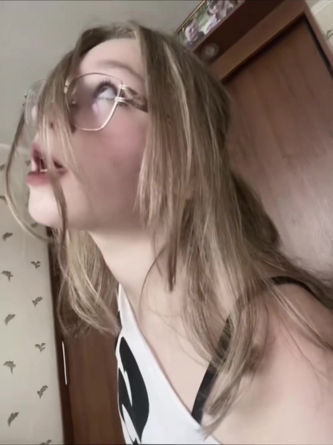 @Аполлинария