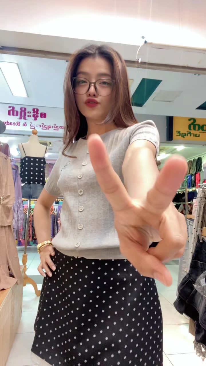 @TNM(တက်နေမင်း) Fashion Shop