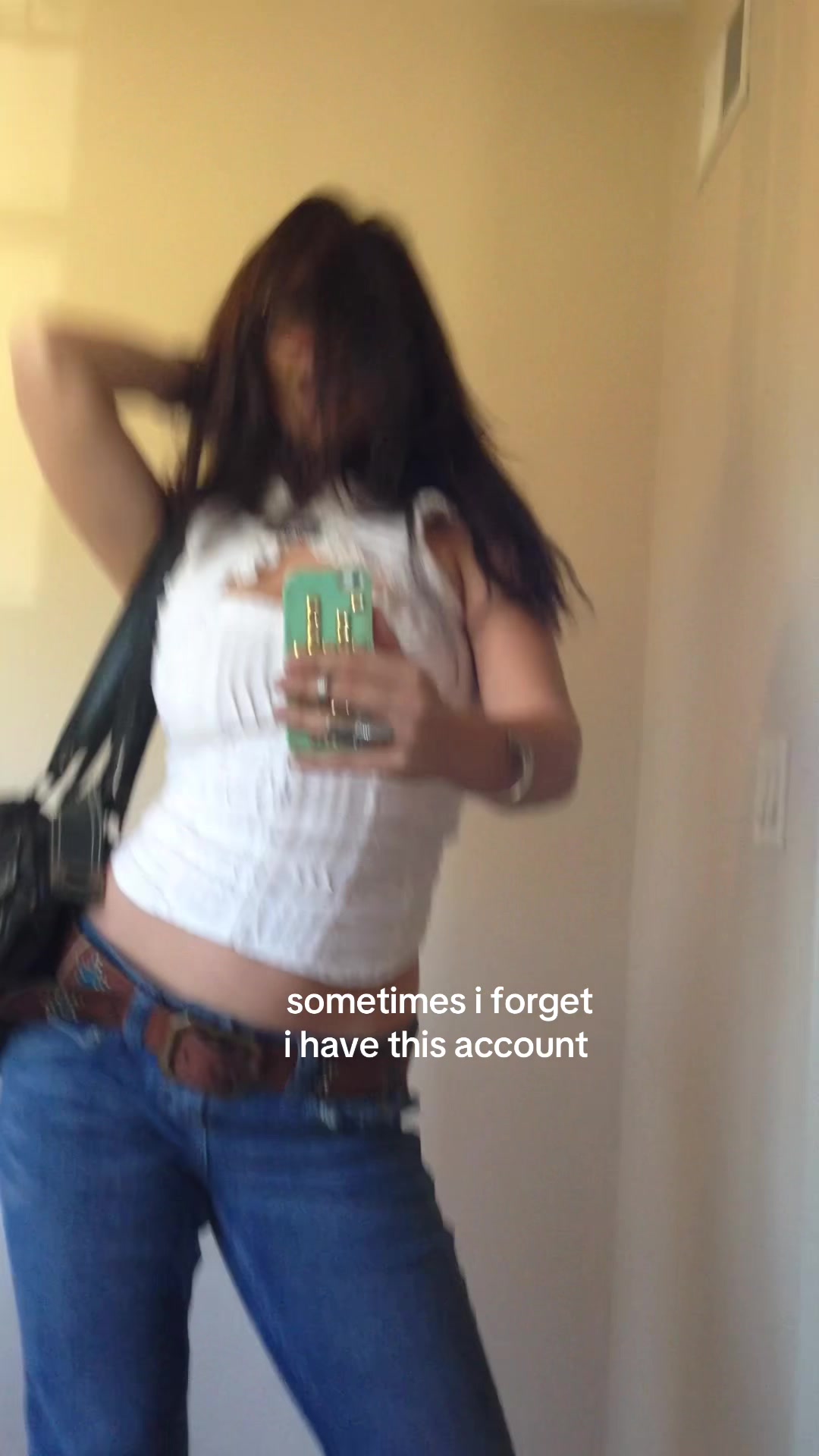 @bella fernandes