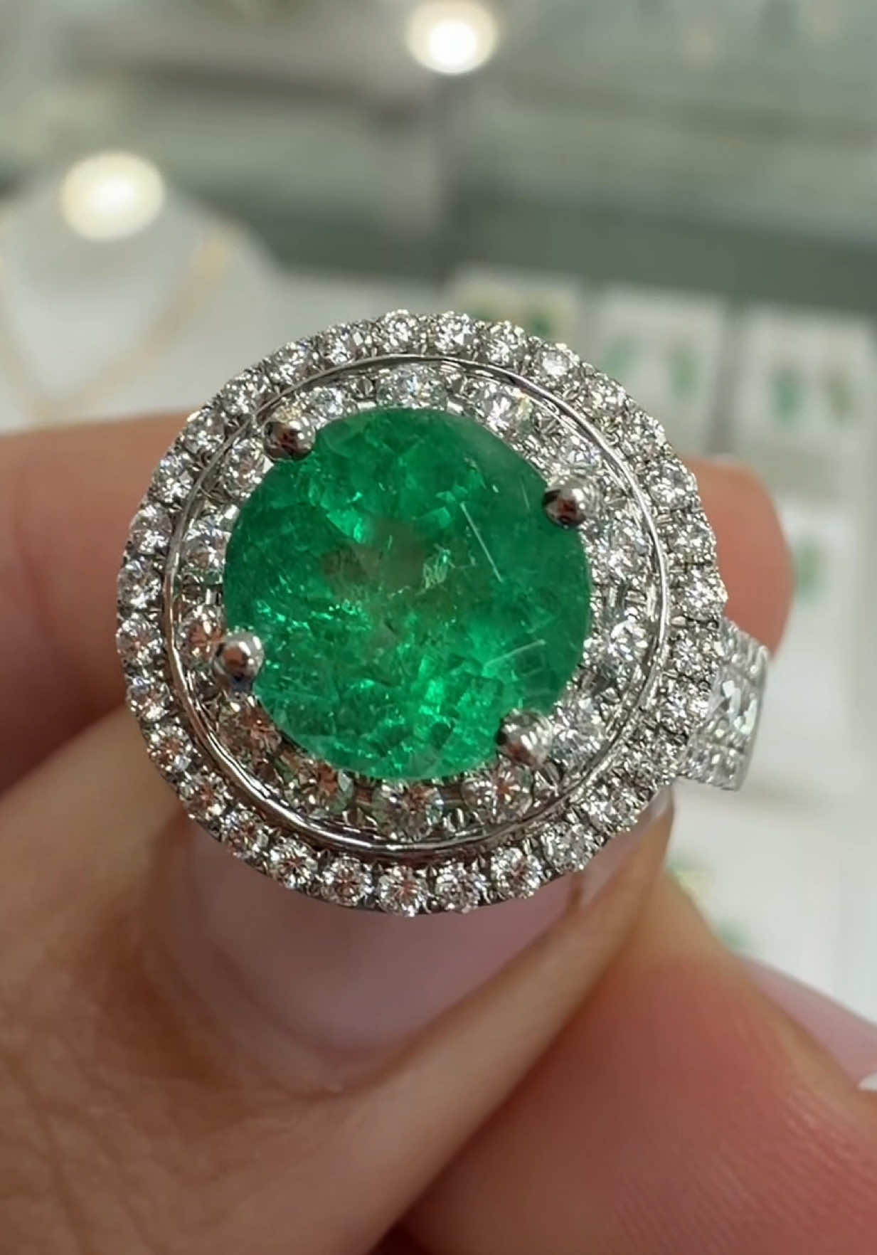 @JR Colombian Emerald