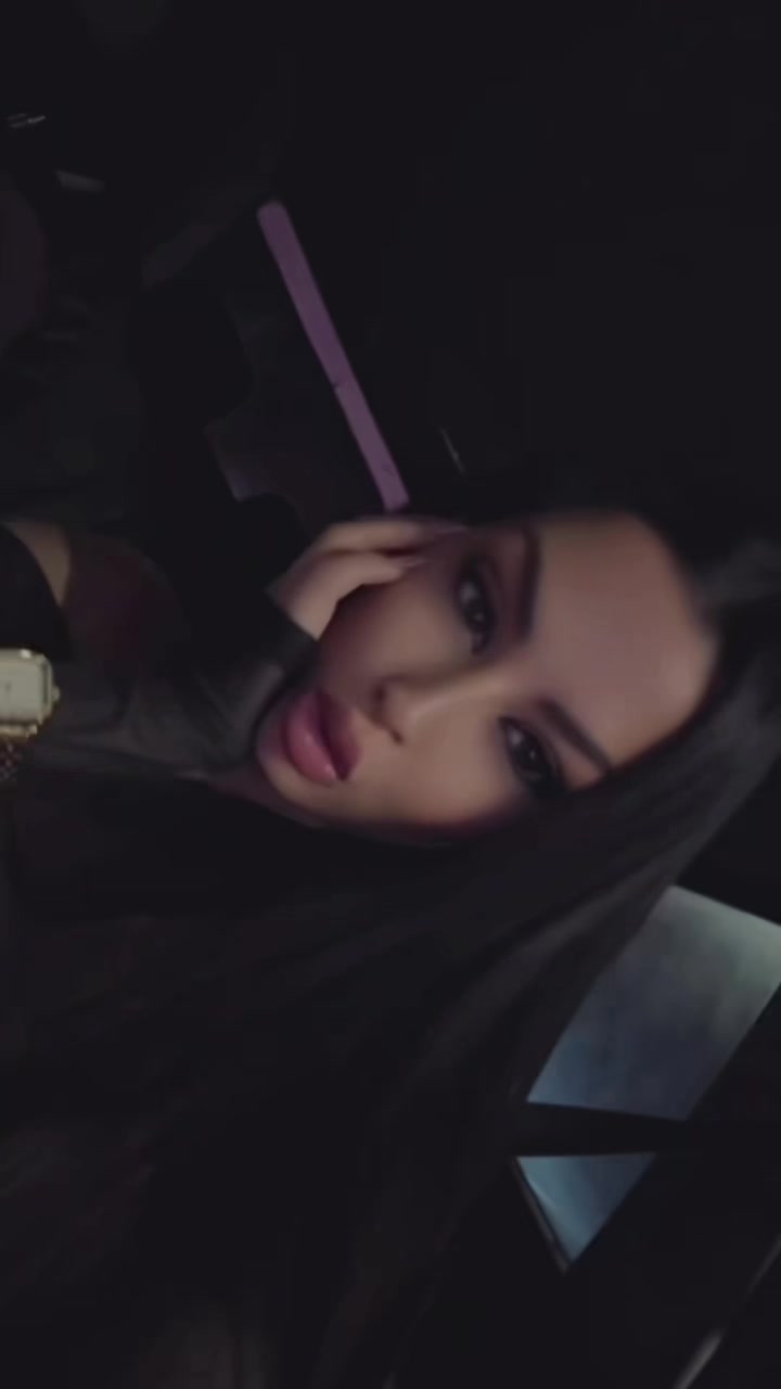 @𝙴