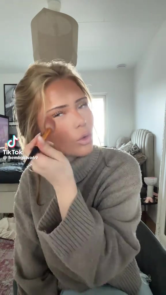 @Ella