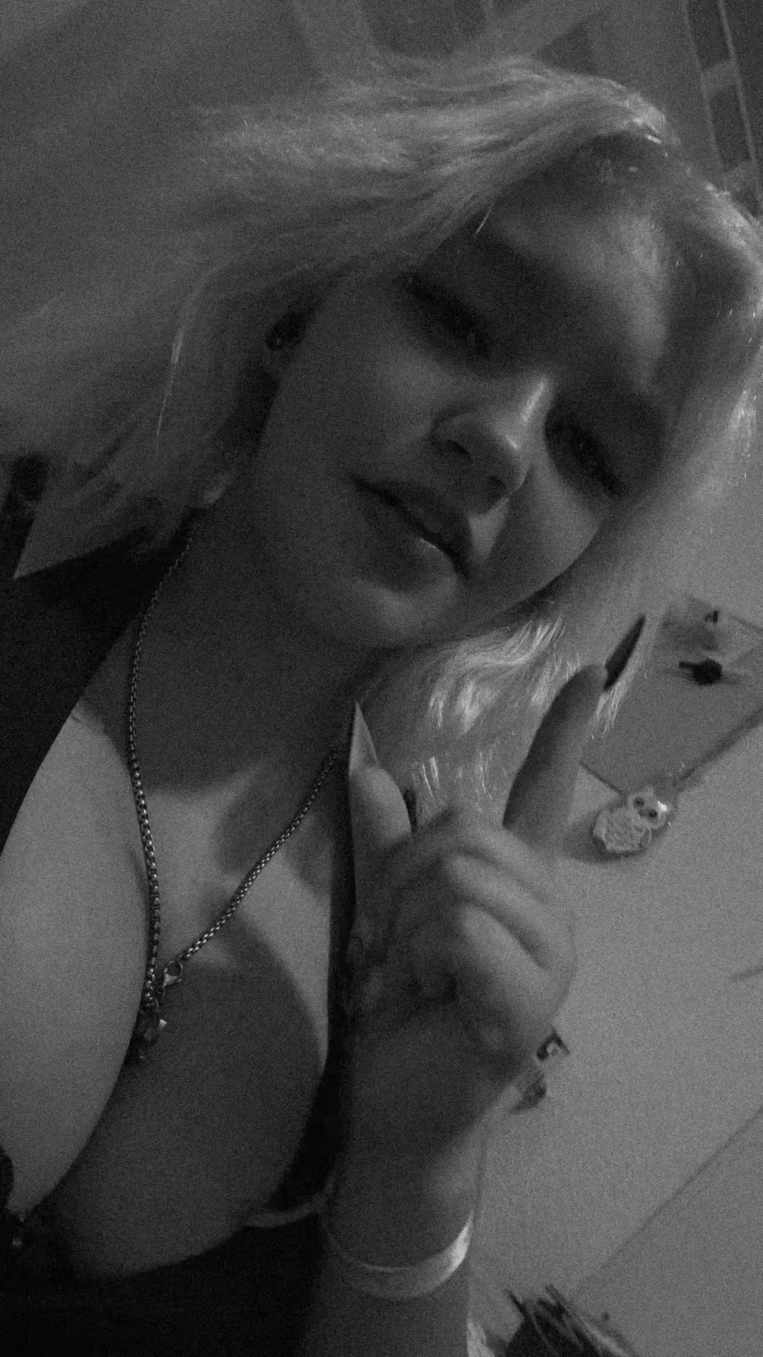 @Deutsche mit Herz🖤🤍❤️