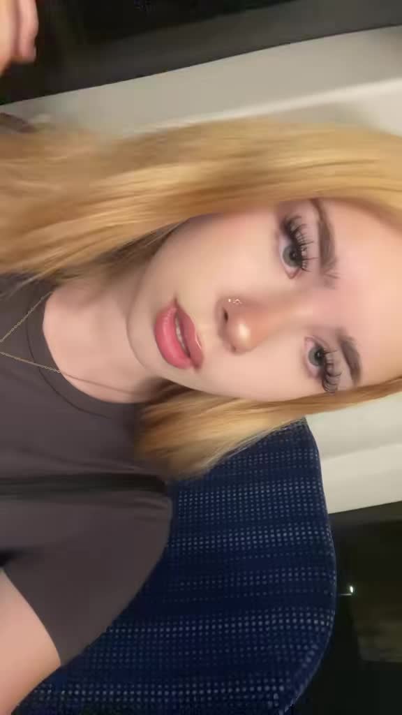 @๐ฉ
