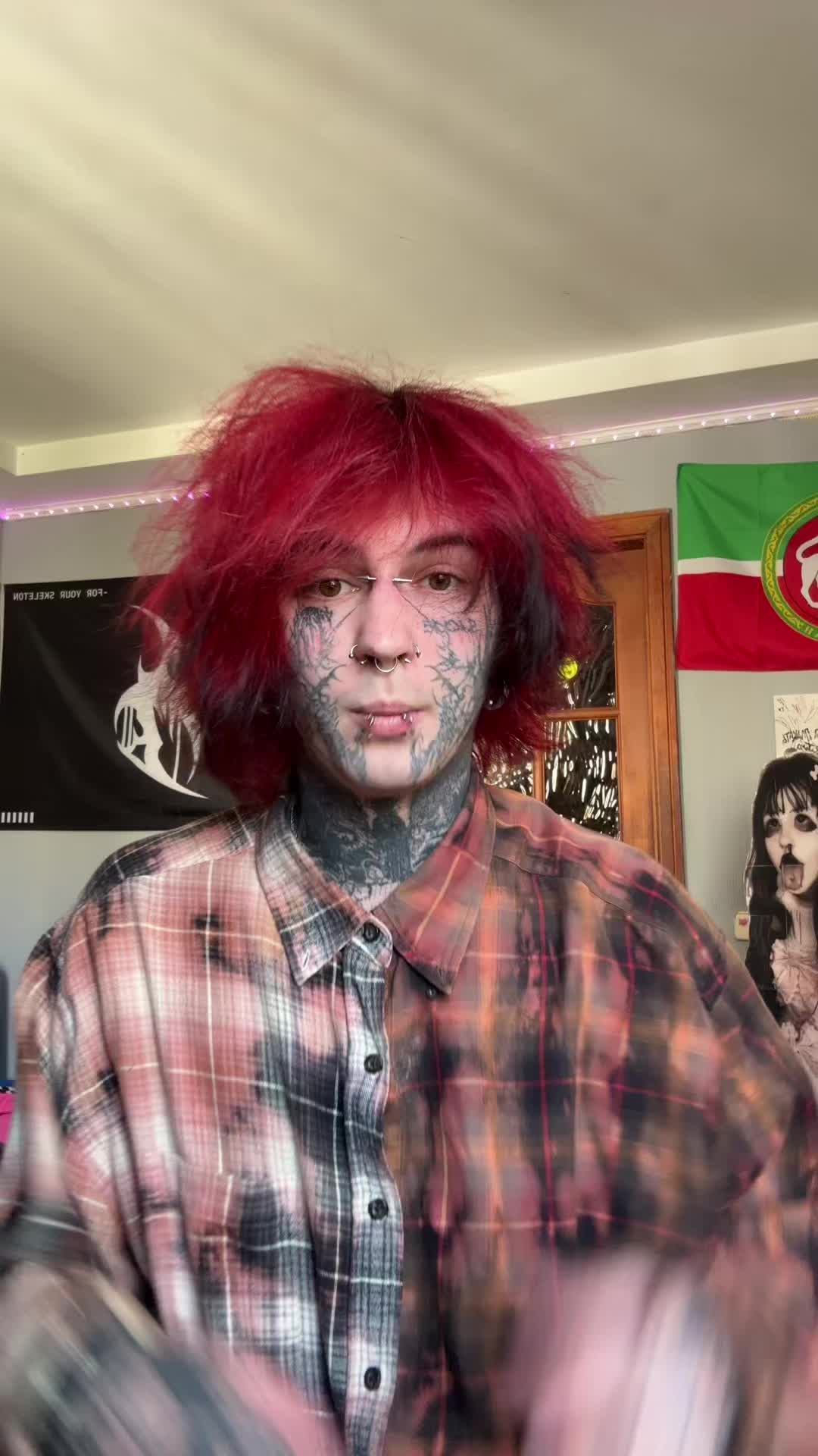 @2ghoul