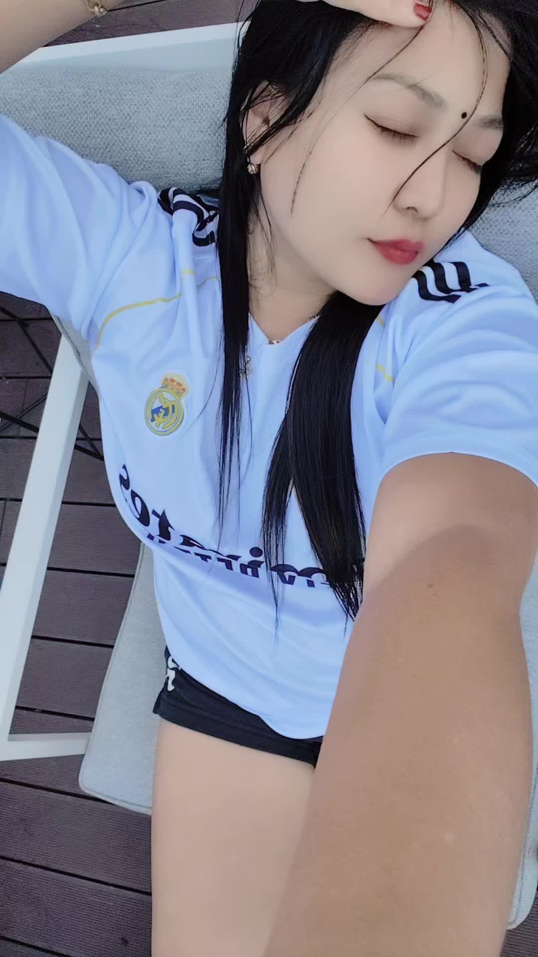 @Mimi🇨🇾🇳🇵
