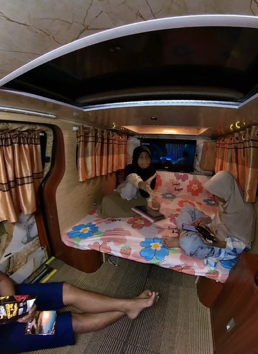 @family homestay campervan