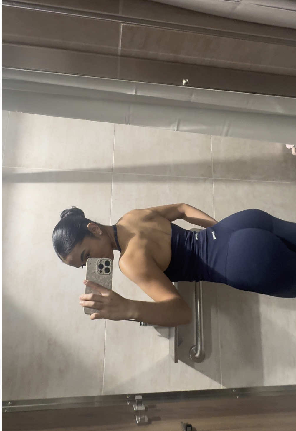 @0fficialbecs