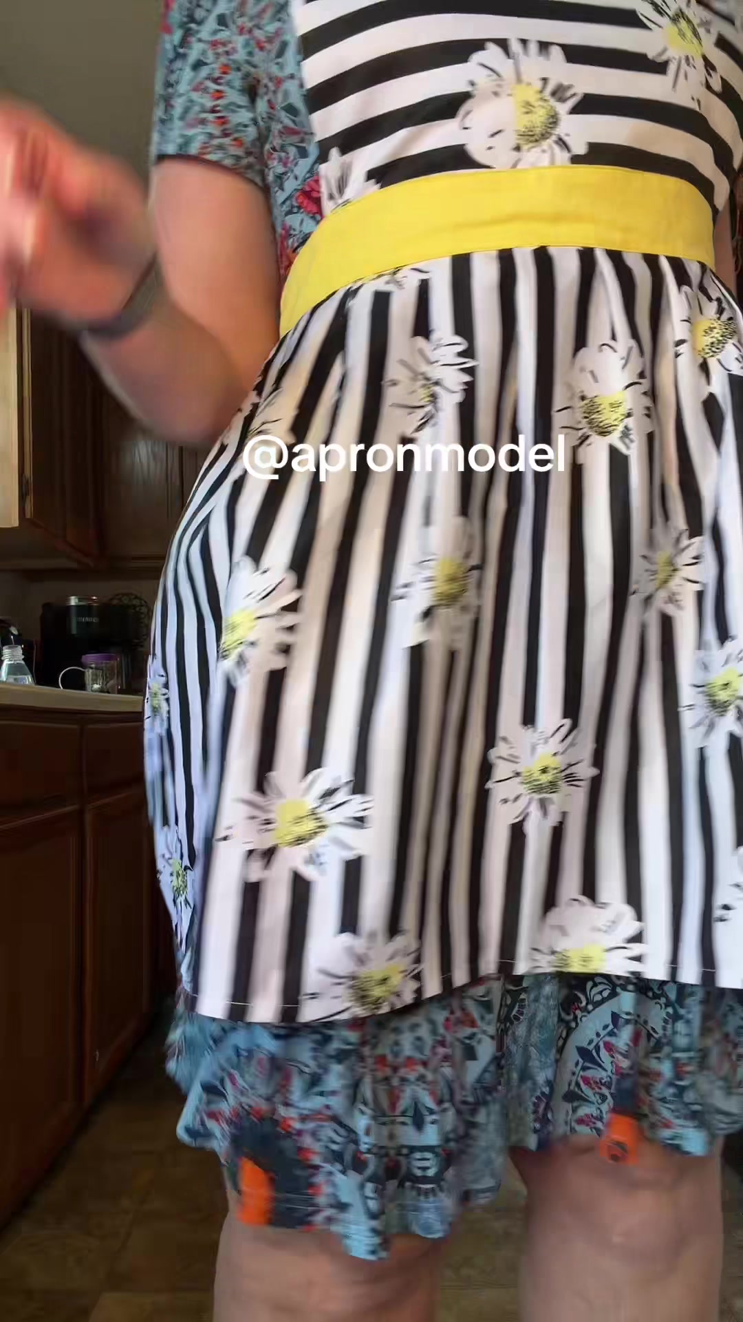 @Joslyn the Apron Model
