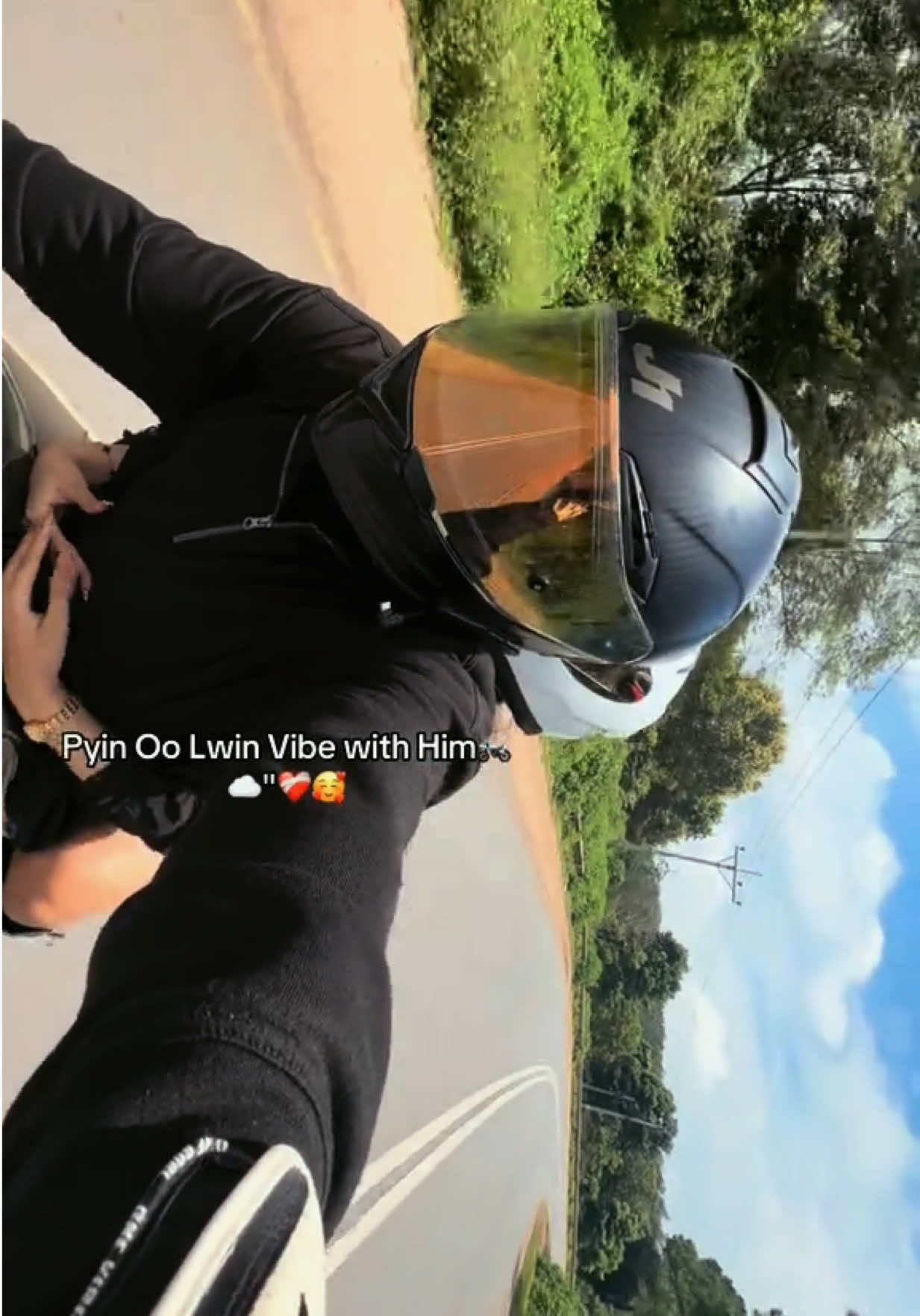 @𝐒𝐢𝐫𝐢 (official)
